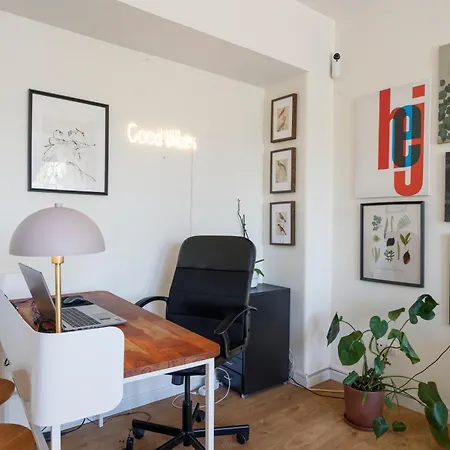 Apperol Escape - By Misha's Place 2a 리스본